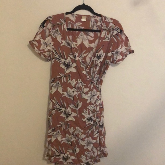 Roxy Dresses & Skirts - Rocky wraparound dress